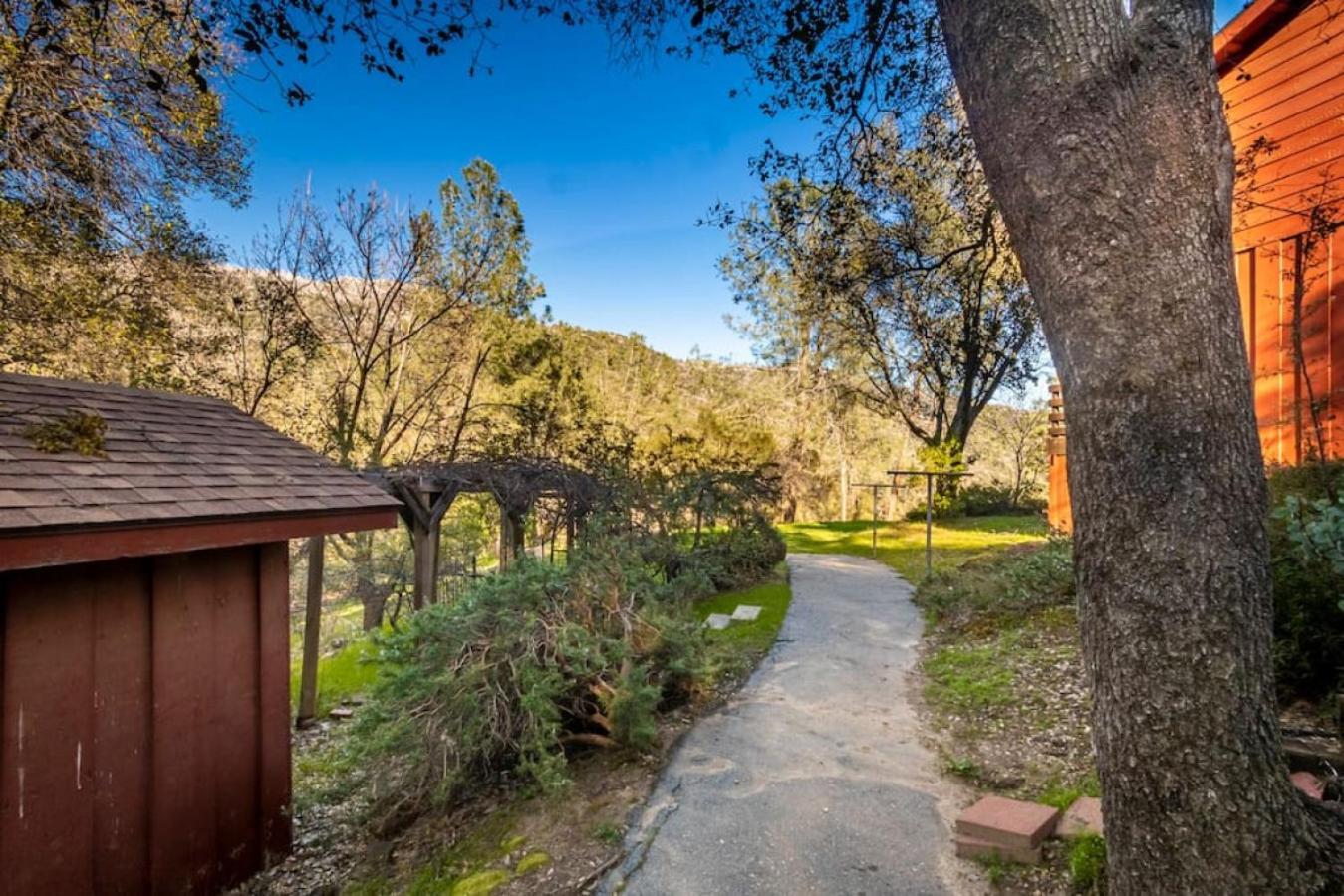 Sierra Vista Lookout Lodge: Creekside Retreat Near Bass Lake & Yosemite North Fork Exterior photo